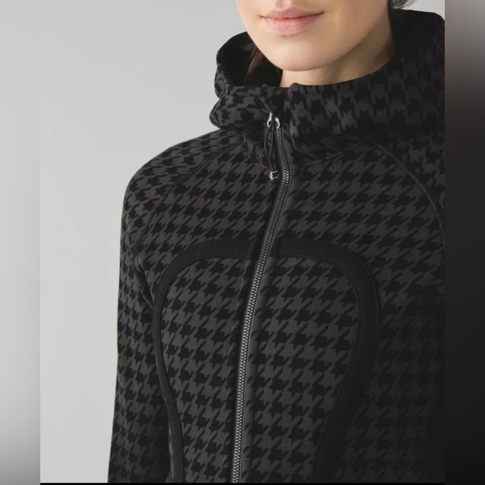 VGUC Lululemon black and grey giant houndstooth dip dye print scuba hoodie.